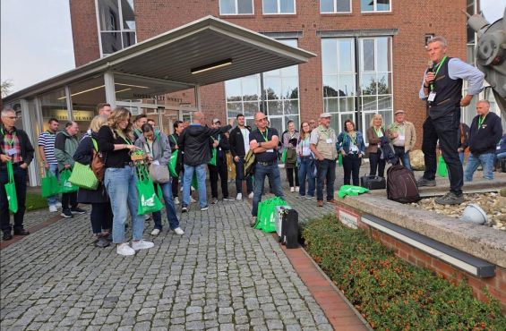 Begrüßung der Teilnehmer des 140. DRG-Rasenseminars am Hotel Alte Werft Papenburg, durch Dr. Harald Nonn, Seminarleitung und Moderation.