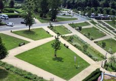 Rasen dient der flächigen Gestaltung in Parks