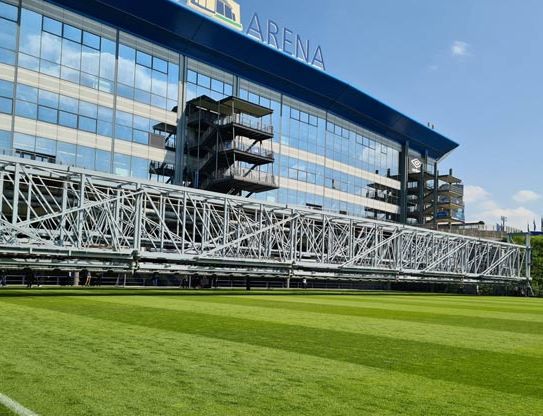 Innovative Rasenpflege für die EURO 2024 in der VELTINS-Arena