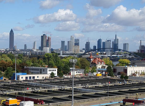 Wasseraufbereitung aus nächster Anschauung im historischen Klärwerk Frankfurt Niederrad