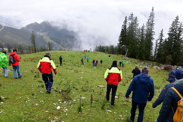 Über die Skipiste erfolgte der Abstieg zurück auf schneefreie 1.207m über NN.