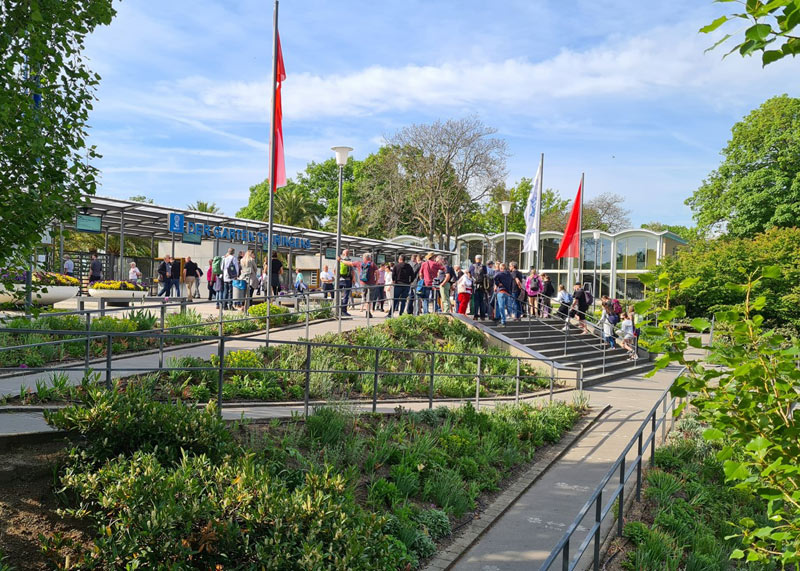 DRG-Gruppe am Eingang zum egapark Erfurt.