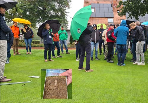 : Beurteilung des Bearbeitungshorizontes mittels Profilspaten durch die DRG-Gruppe.