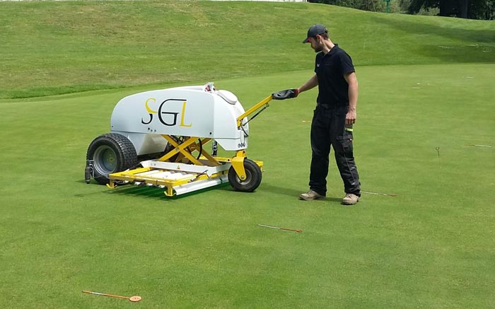 Eine UV-C-Behandlung auf dem Golfgrün im Rahmen des „IPM Golfprojektes