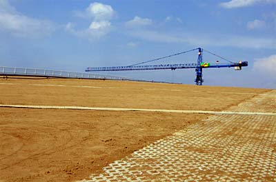 Fertig eingebautes Substrat auf der ersten TeilflÃ¤che vor der Ansaat