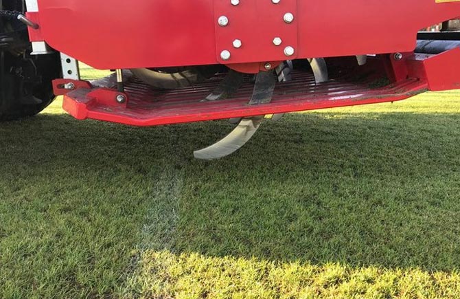 Lockerungsgerät mit oszillierenden Werkzeugen.