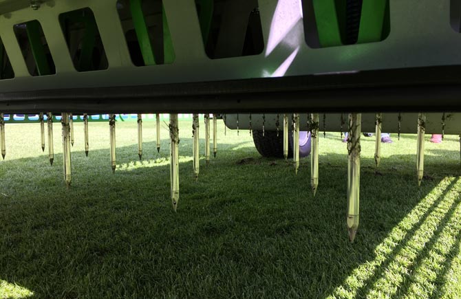 Lockerungsgerät mit Druckluftzinken.